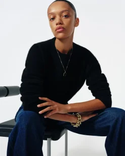 Cashmere Blend Crewneck Sweater in Black