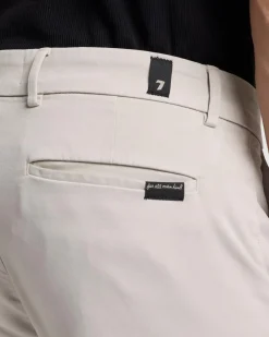 Luxe Performance Sateen Slimmy Chino in Black