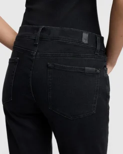 Slim Illusion Relaxed Skinny in Saturday Night