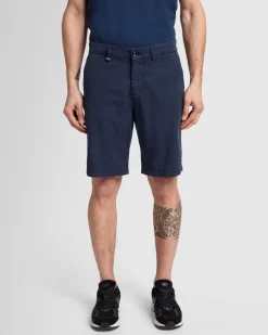 Weightless Chino Short in Moss