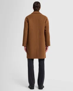 Wool Coat in Nutshell