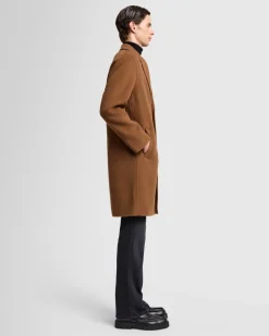 Wool Coat in Nutshell